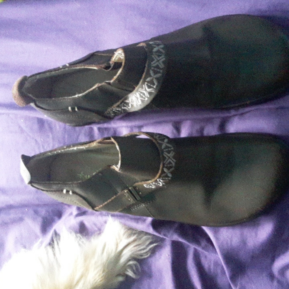 Jambu shoes